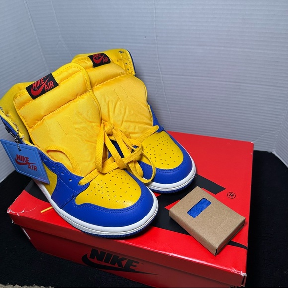 Nike Air Jordan 1 Retro High OG Reverse Laney Women Shoe FD2596-700 New with box - Picture 8 of 12